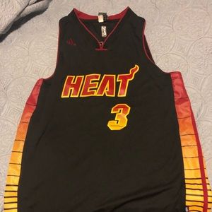 Old Dwayne Wade jersey XL. Great condition